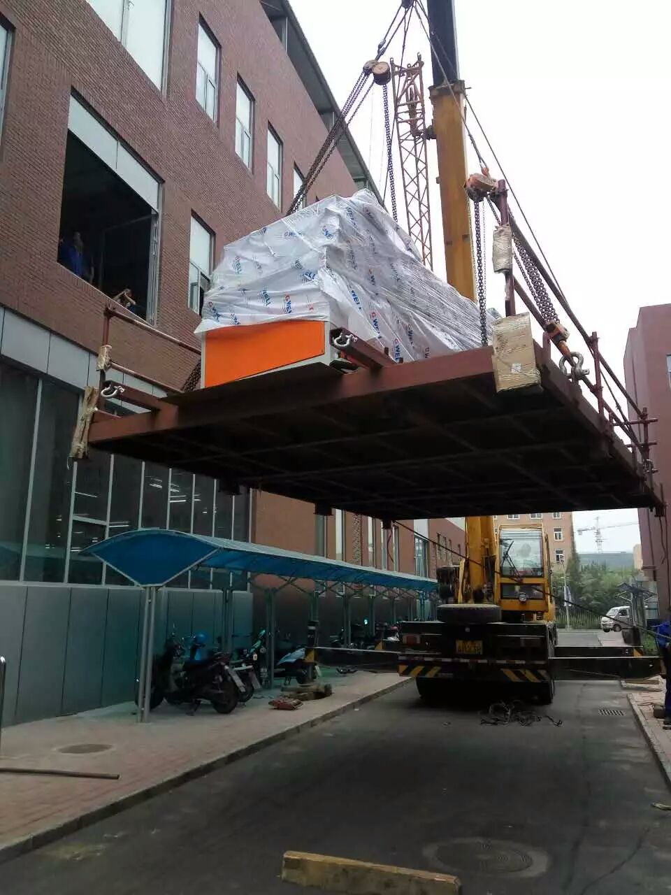 選擇設(shè)備搬運安裝起重吊裝服務(wù)重要的是什么？